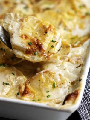  Gratin Dauphinois: Ein cremiges Kartoffelgericht voller herzhafter Aromen!